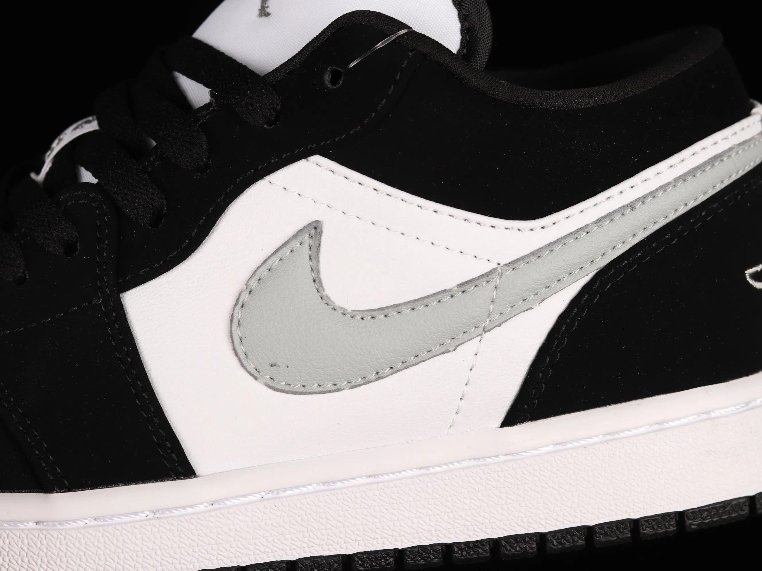 All categories Air Jordan Jordan series basketball shoes Air Jordan 1 Low Air Jordan 1 Low "New Emerald" AJ1 Joe 1 black and white gray 552780-018